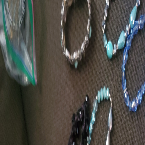 Mixed Beaded Bracelet Lot in Blue, Turquoise, Gold, Black - Picture 6 of 12